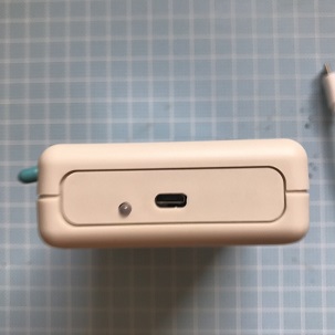 充電端子(Micro USB)